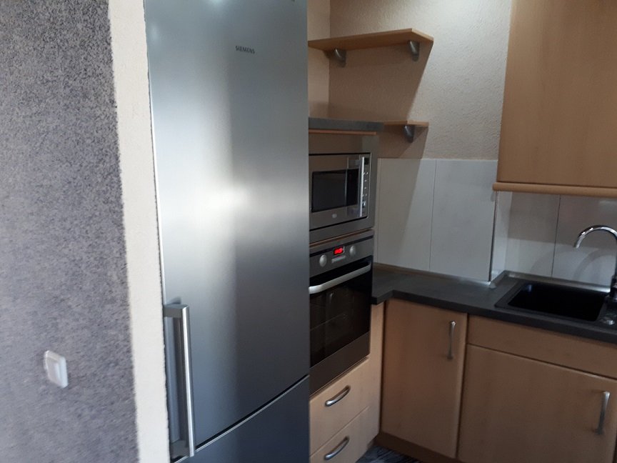 bezugsfreie renovierte Maisonette-Wohnung in zentraler Lage