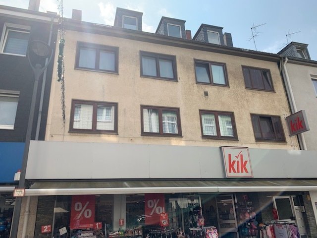 solides Wohn-Geschäftshaus in der Fußgängerzone