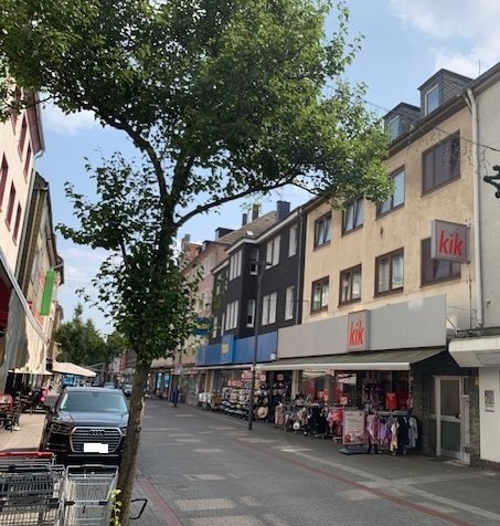 solides Wohn-Geschäftshaus in der Fußgängerzone
