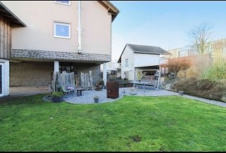 moderne Doppelhaushälfte in ruhiger Lage