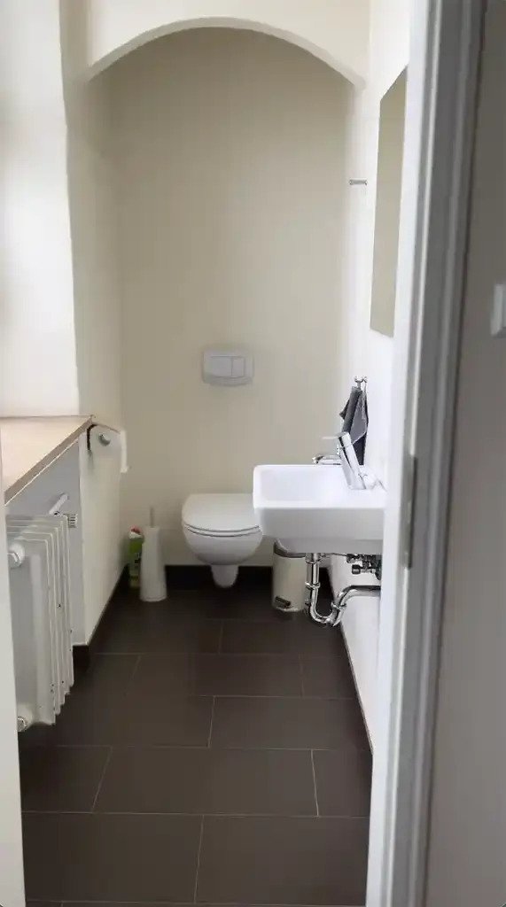 WC WC